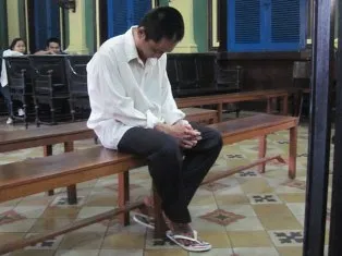 Quan hệ bừa bãi nhiễm HIV còn đốt chết vợ ảnh 1