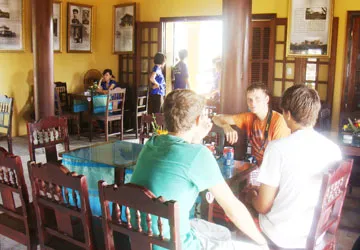 Trùng tu di tích để kinh doanh cà phê? ảnh 1 Trùng tu di tích để kinh doanh cà phê? ảnh 1