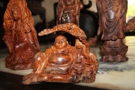 Khúc gỗ bằng quả dưa chuột có giá 2 chỉ vàng ảnh 6