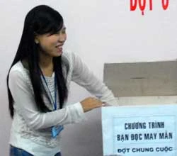 Bạn Kiều Thơ đang bốc thăm giải nhì chung cuộc. Ảnh: HTD