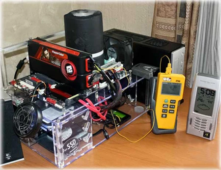 Show hàng khủng và tản nhiệt CPU bằng Ni tơ lỏng (ảnh: Internet).