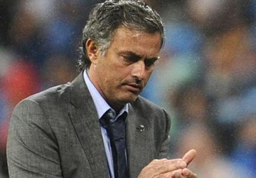 Phản ứng sau án phạt của Mourinho ảnh 1