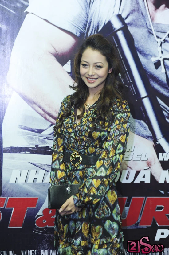 Jennifer Phạm ngày càng xinh tươi ảnh 2