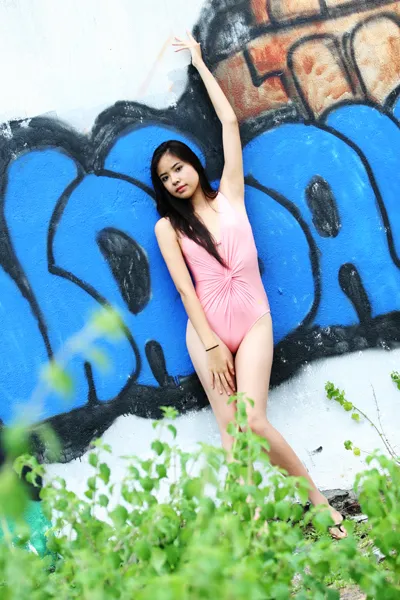 Hoa hậu Kiều Khanh làm đẹp với bikini ảnh 5 Hoa hậu Kiều Khanh làm đẹp với bikini ảnh 5