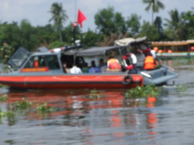 Trục vớt tàu nhà hàng Dìn Ký bị chìm: Đã vớt được 15 thi thể nạn nhân ảnh 16