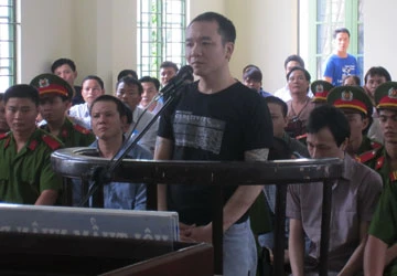 Trùm giang hồ Mười Thu bị phạt 42 tháng tù ảnh 1 Trùm giang hồ Mười Thu bị phạt 42 tháng tù ảnh 1