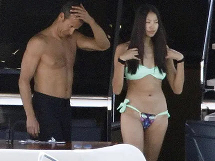 Hoa hậu Trung Quốc bị “ném đá” vì bị tố giật bồ ảnh 1