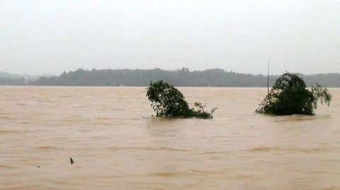 Lũ miền Trung: Nhà ngập nóc, 11 người chết ảnh 5