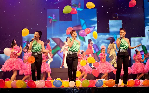 Duy Uyên biểu diễn ngay sau tân hôn ảnh 2