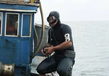 Trầm luân đời lặn biển - Bài 1: Đổi mạng kiếm cơm ảnh 1 Trầm luân đời lặn biển - Bài 1: Đổi mạng kiếm cơm ảnh 1