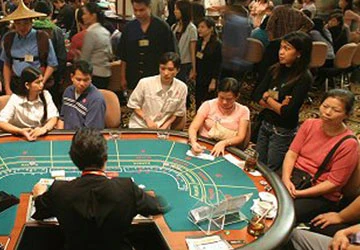 Vì sao "quý bà" mê đánh bạc? - Bài 2: Ma lực của casino ảnh 1