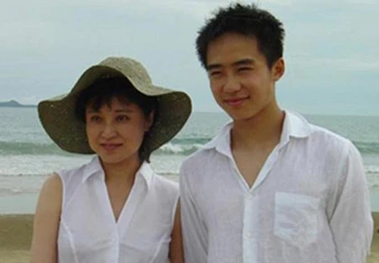 Cậu ấm nhà Bạc Hy Lai bị cắt liên lạc với bố mẹ suốt 18 tháng ảnh 1