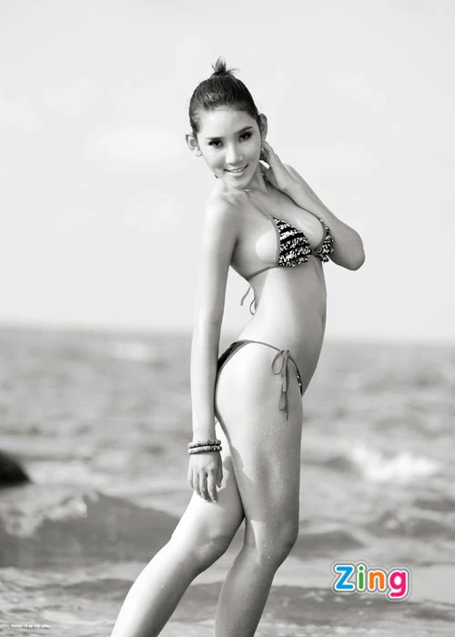 Bắc Linh khoe đường cong gợi cảm trên biển ảnh 3