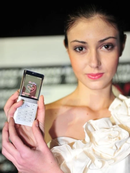 Cận cảnh điện thoại nhìn "xuyên thấu" của Lenovo ảnh 11