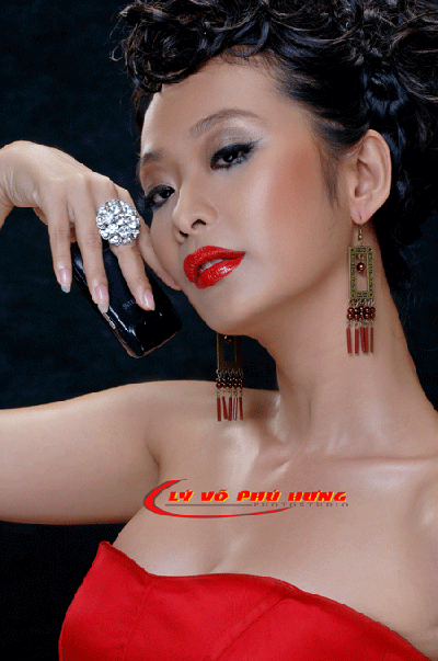 Lê Kiều Như bỏ hát đi viết sách sex? ảnh 1