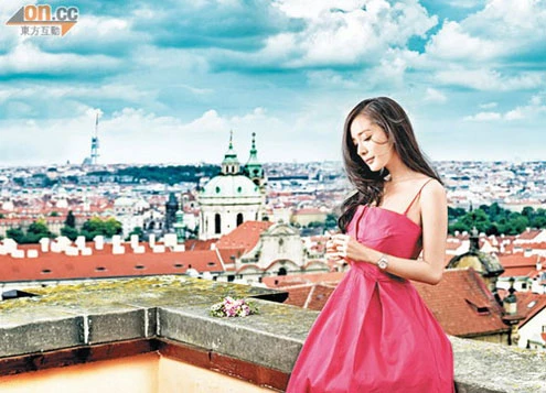 Dương Mịch kiếm bộn tiền nhờ quảng cáo đồng hồ ảnh 2