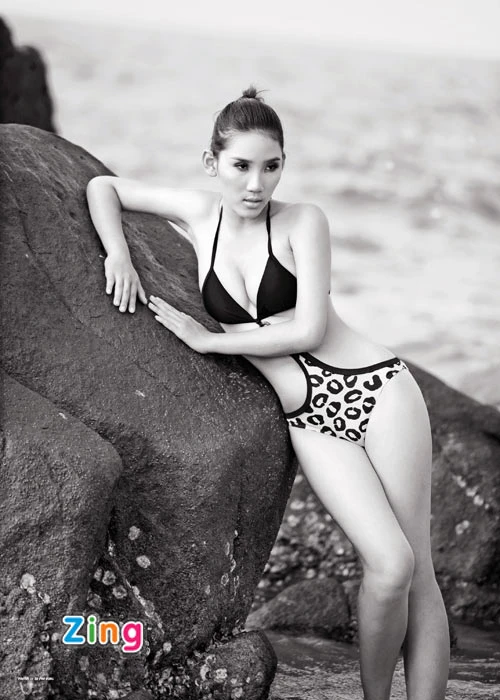 Bắc Linh khoe đường cong gợi cảm trên biển ảnh 8
