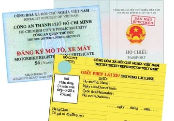 Bằng tốt nghiệp CĐ, ĐH: Không nhất thiết ghi đủ quốc hiệu ảnh 1