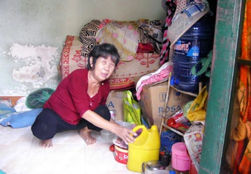 Khổ trăm bề vì không hộ khẩu ảnh 1