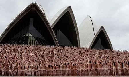 Hàng ngàn người Australia cùng khỏa thân vì nghệ thuật ảnh 1 Hàng ngàn người Australia cùng khỏa thân vì nghệ thuật ảnh 1
