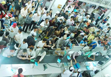 Văn minh bệnh viện - Bài 3: Thủ tục “hành” người bệnh ảnh 1 Văn minh bệnh viện - Bài 3: Thủ tục “hành” người bệnh ảnh 1