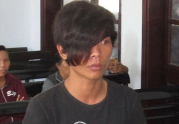 Không xin được tiền, lấy đá ném vào đầu nạn nhân ảnh 1