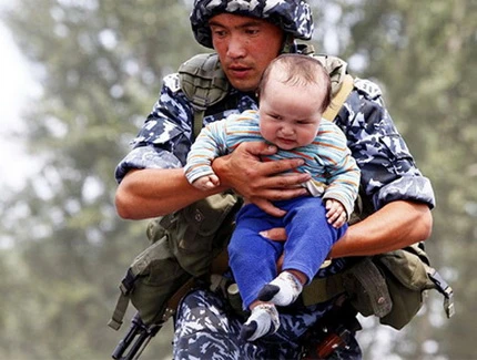 10 ảnh chiến sự khốc liệt năm 2010 ảnh 2