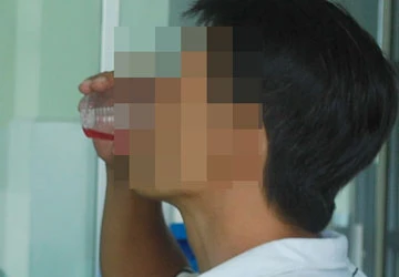 Tự ý dùng thuốc cai nghiện: Tiền mất tật mang! ảnh 1