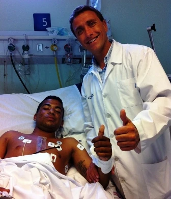 Vẫn sống dù bị đinh dài 8cm đâm vào tim ảnh 2