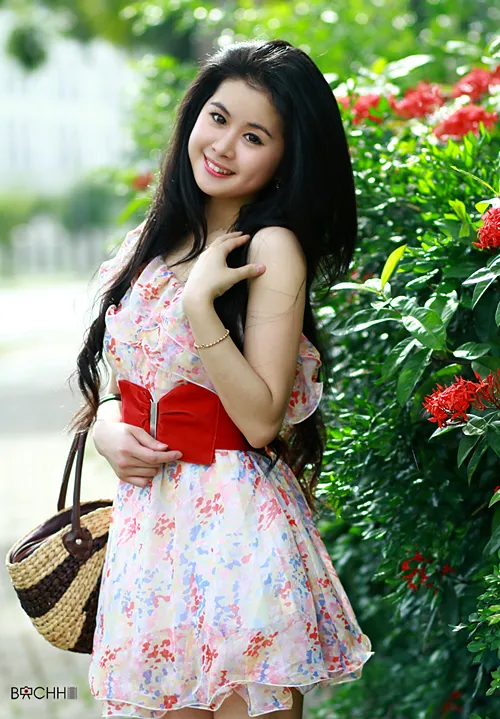 Vẻ đẹp trong sáng của Ngọc Trúc ảnh 1 Vẻ đẹp trong sáng của Ngọc Trúc ảnh 1