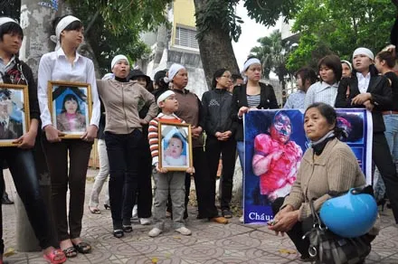 Trực tiếp phiên xử phúc thẩm sát thủ Lê Văn Luyện: Còn nhiều tình tiết khất tất chưa làm rõ ảnh 1 Trực tiếp phiên xử phúc thẩm sát thủ Lê Văn Luyện: Còn nhiều tình tiết khất tất chưa làm rõ ảnh 1