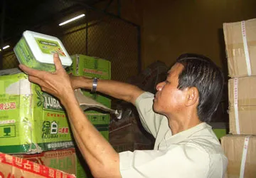 Hàng lậu, hàng giả: Ngày càng khó chống! ảnh 1 Hàng lậu, hàng giả: Ngày càng khó chống! ảnh 1