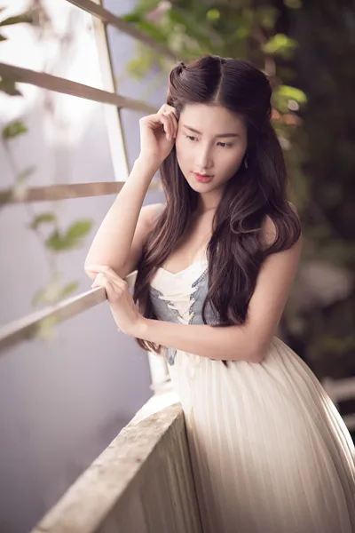 Diễm My 9X đẹp mong manh buổi sớm mai ảnh 1 Diễm My 9X đẹp mong manh buổi sớm mai ảnh 1