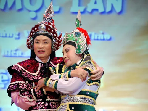 NSND Lệ Thủy xúc động trong tiệc họp mặt đoàn Kim Chung ảnh 2