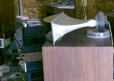 Nghe nhạc hi-end ở quán cà phê "cóc" ảnh 6