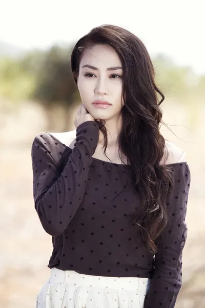 Ngân Khánh đẹp mong manh giữa đồng vắng ảnh 7 Ngân Khánh đẹp mong manh giữa đồng vắng ảnh 7