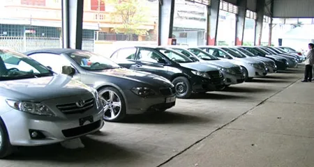 Ô tô nhập khẩu nguyên chiếc giảm giá "sốc" ảnh 1