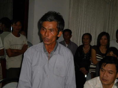 Tường thuật trực tiếp: Trục vớt chiếc xe khách bị lũ cuốn trôi - Phần 2 ảnh 5 Tường thuật trực tiếp: Trục vớt chiếc xe khách bị lũ cuốn trôi - Phần 2 ảnh 5