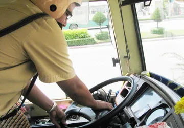 Ra quân xử phạt xe sử dụng còi hơi ảnh 3 Ra quân xử phạt xe sử dụng còi hơi ảnh 3