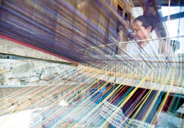 Kỳ 3: Trăm năm bản dệt Khăm Khăm ảnh 2