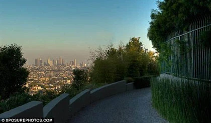 Đột nhập căn biệt thự hơn 100 tỉ VNĐ của Cheryl Cole ảnh 12