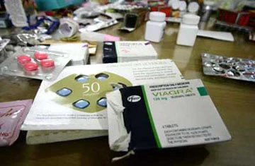 Bát nháo thị trường "hàng sung sướng" ảnh 2