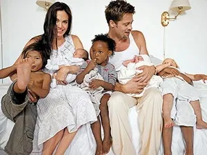 Angelina Jolie bác tin nhận con nuôi người Haiti ảnh 1