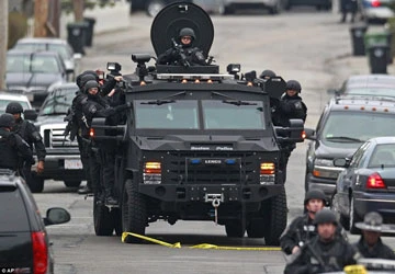 Vụ đánh bom ở Boston: FBI bắn hạ một tên khủng bố ảnh 1