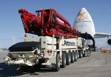 Bơm lớn nhất thế giới được đưa tới nhà máy điện Nhật ảnh 1