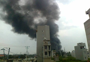 Cháy lớn tại nhà máy sản xuất đệm ảnh 1 Cháy lớn tại nhà máy sản xuất đệm ảnh 1