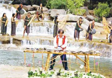 Độc đáo đàn đá Khánh Sơn ảnh 1