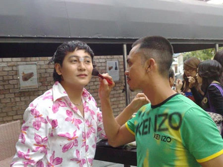 Diễn viên Phi Long bị chấn thương khi quay phim ảnh 2