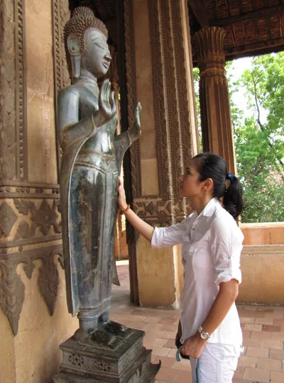 Việt Trinh sang Lào chọn bối cảnh quay phim ảnh 2 Việt Trinh sang Lào chọn bối cảnh quay phim ảnh 2