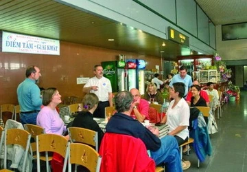 Dẹp loạn giá ở sân bay ảnh 1